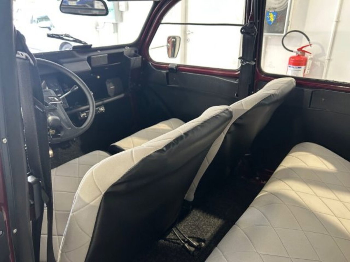 Citroen 2CV 6 Charleston (9)