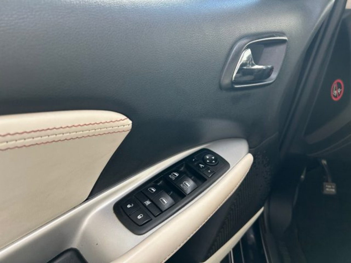 Fiat Freemont 2.0 Mjt 170 CV 4x4 Automatica Lounge (19)