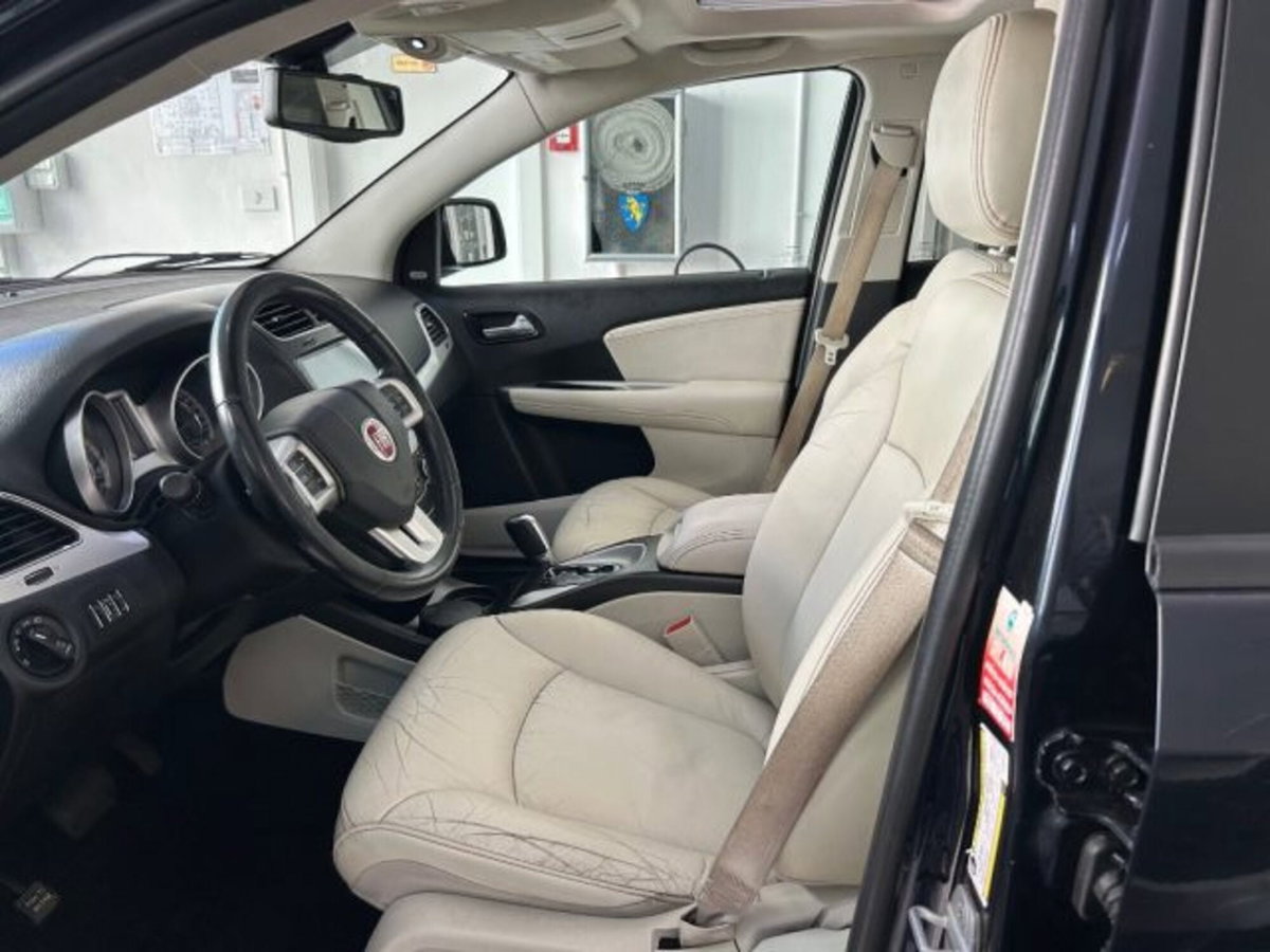 Fiat Freemont 2.0 Mjt 170 CV 4x4 Automatica Lounge (8)