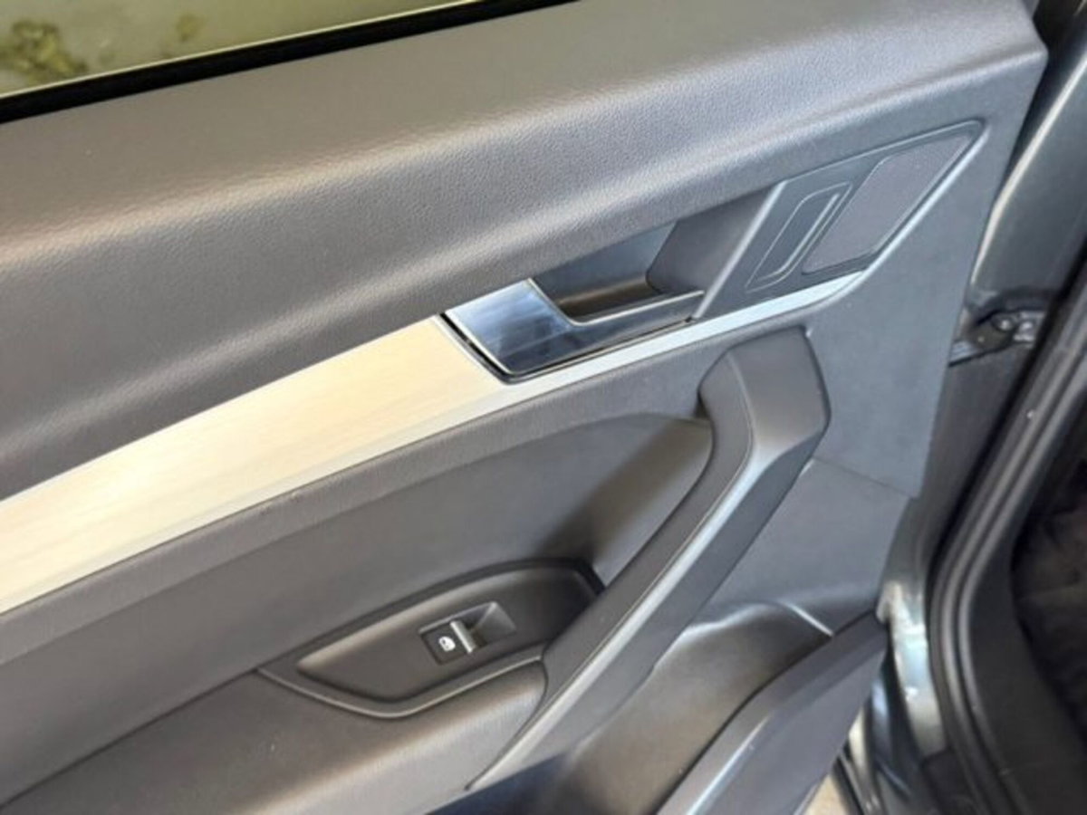 Audi Q5 2.0 TDI quattro S tronic S line plus (9)