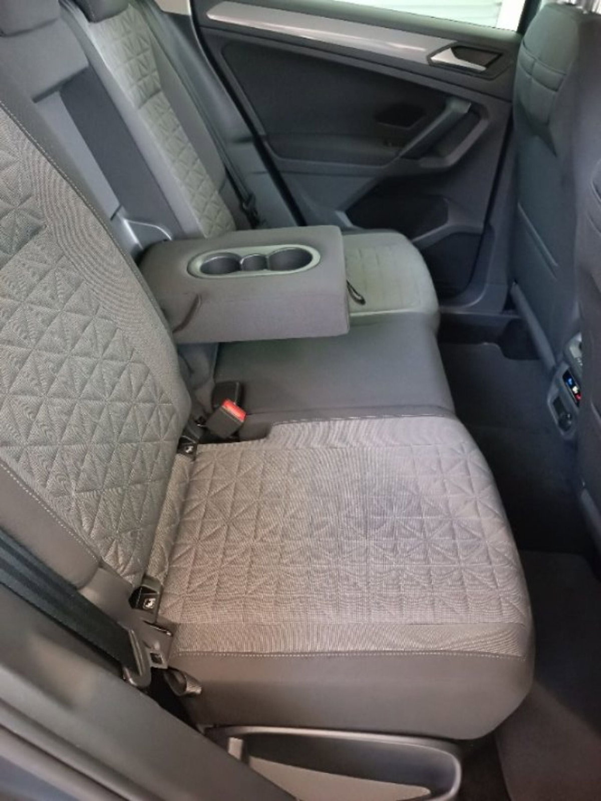 Volkswagen Tiguan 2.0 TDI 150 CV SCR DSG 4MOTION Life (17)