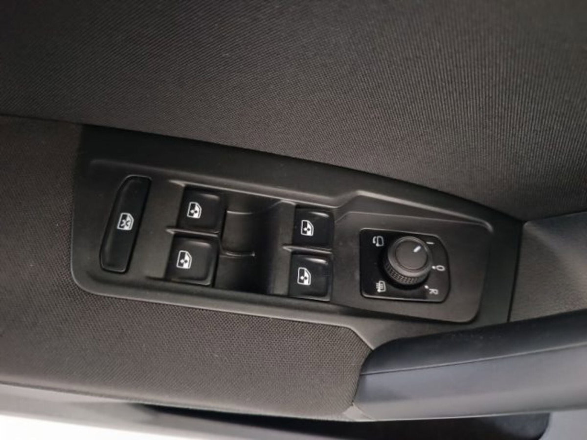 Volkswagen Tiguan 2.0 TDI 150 CV SCR DSG 4MOTION Life (19)