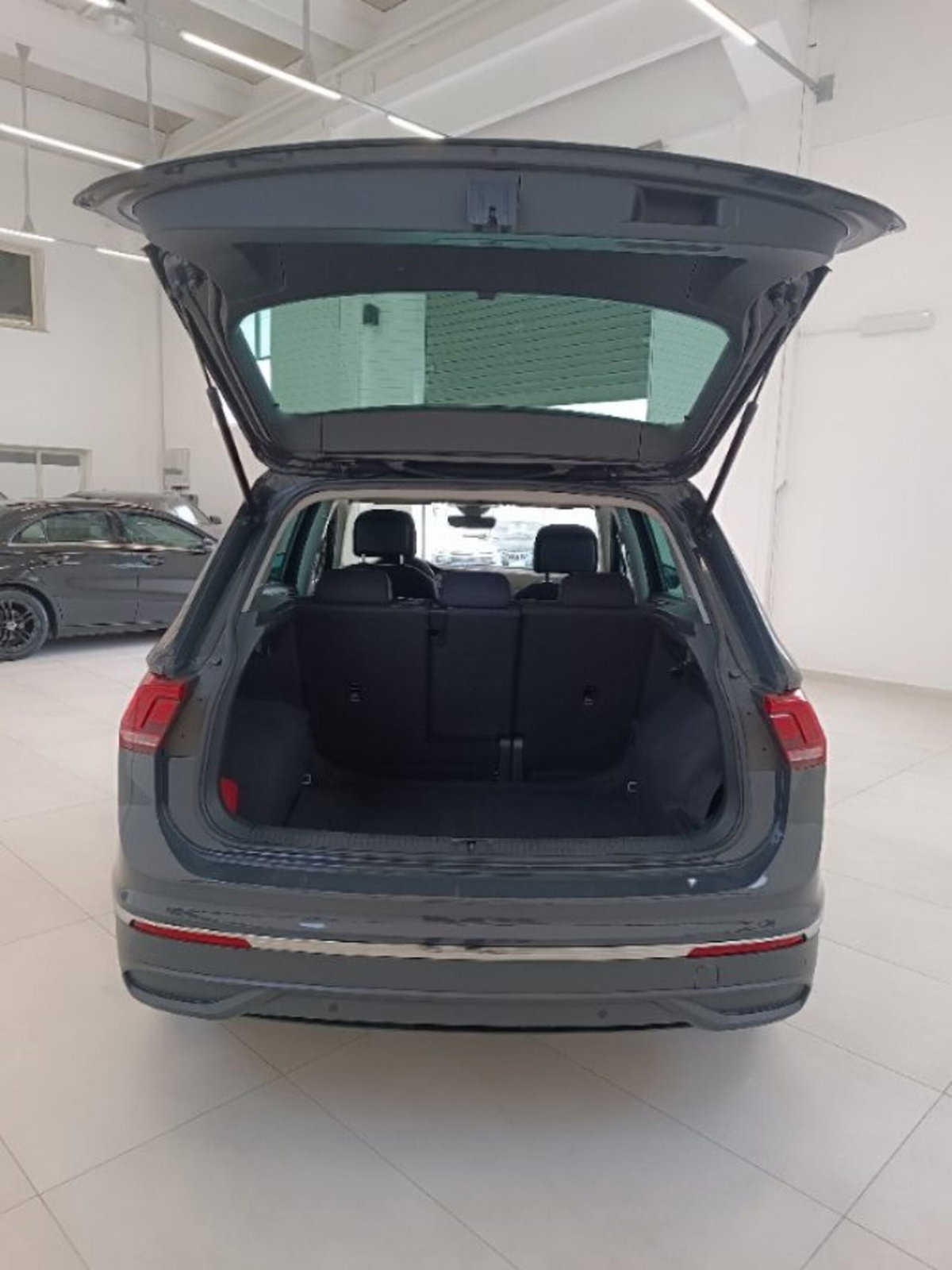 Volkswagen Tiguan 2.0 TDI 150 CV SCR DSG 4MOTION Life (8)