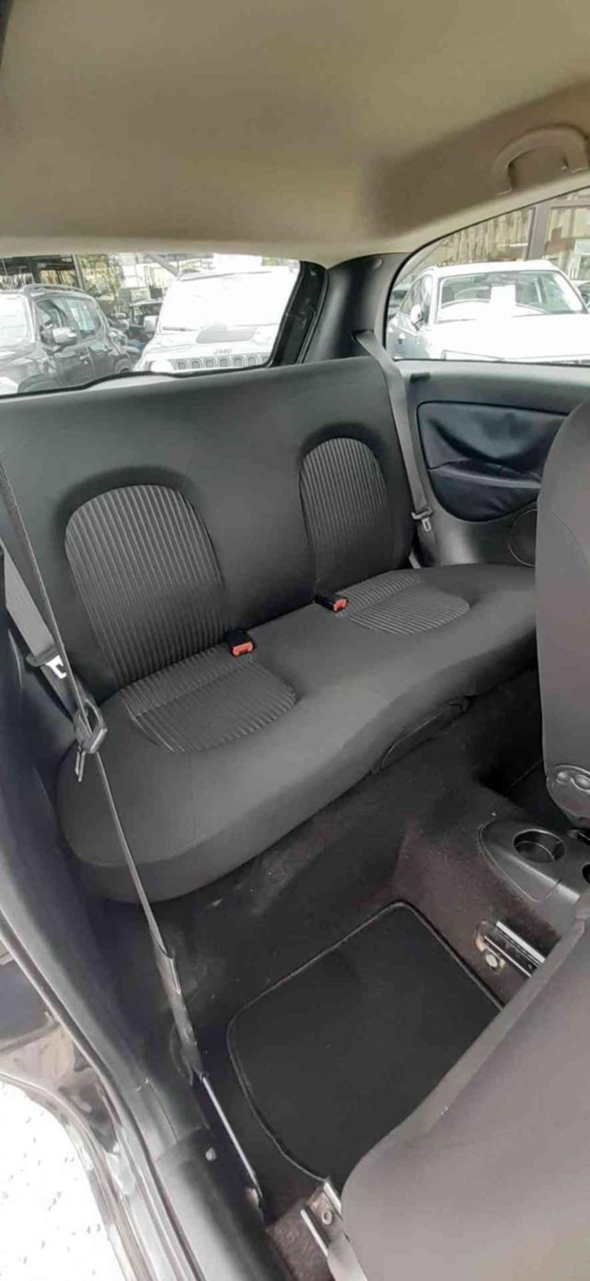 Lancia Ypsilon 1.3 MJT 75 CV Diva (19)