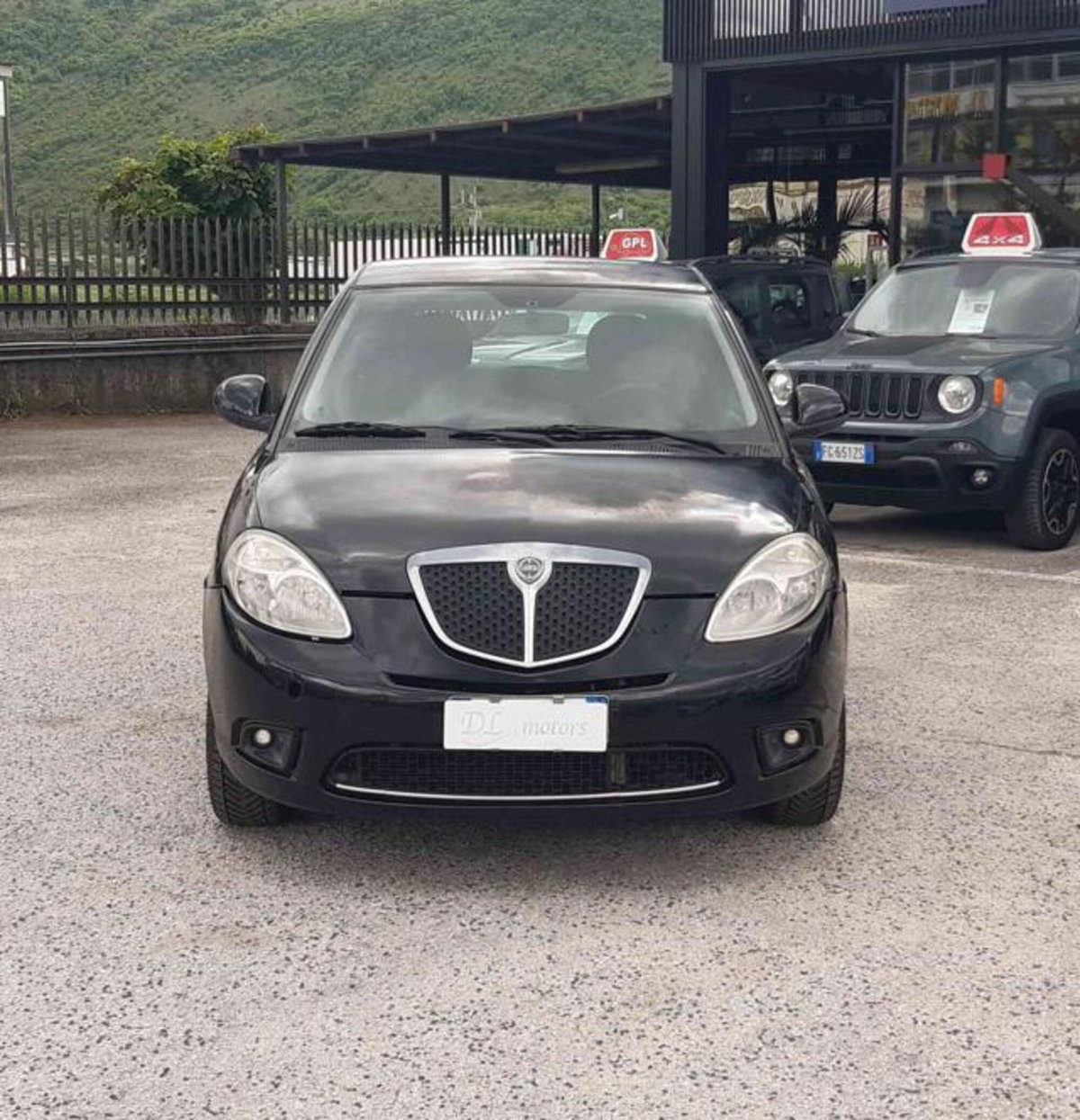 Lancia Ypsilon 1.3 MJT 75 CV Diva (2)