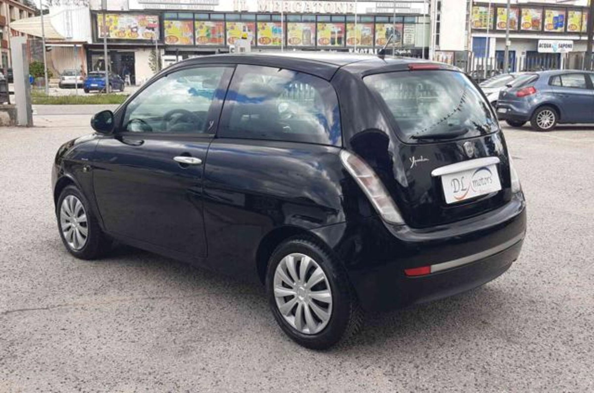 Lancia Ypsilon 1.3 MJT 75 CV Diva (7)