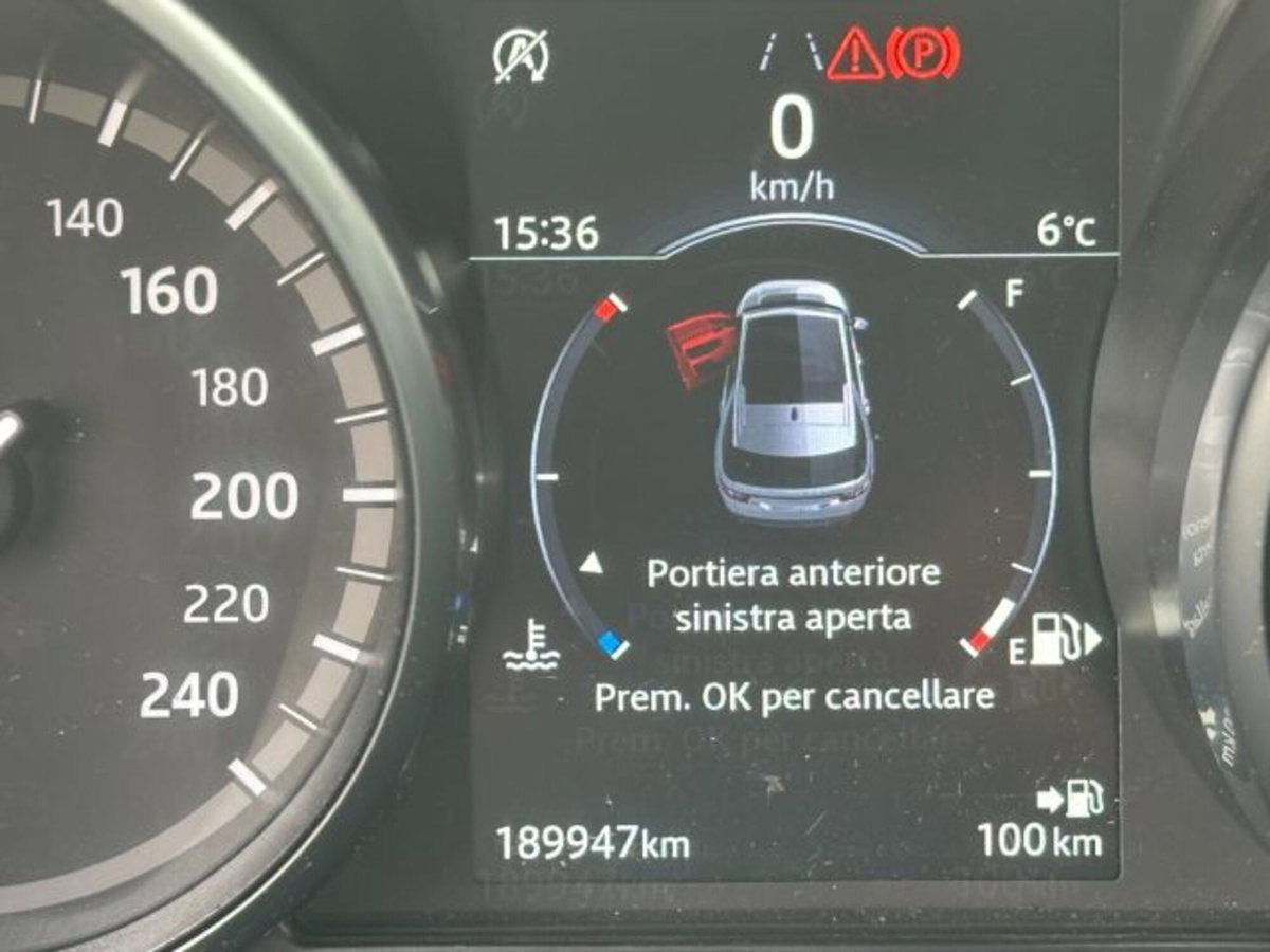 Land Rover Discovery Sport 2.0 TD4 150 CV Pure (12)