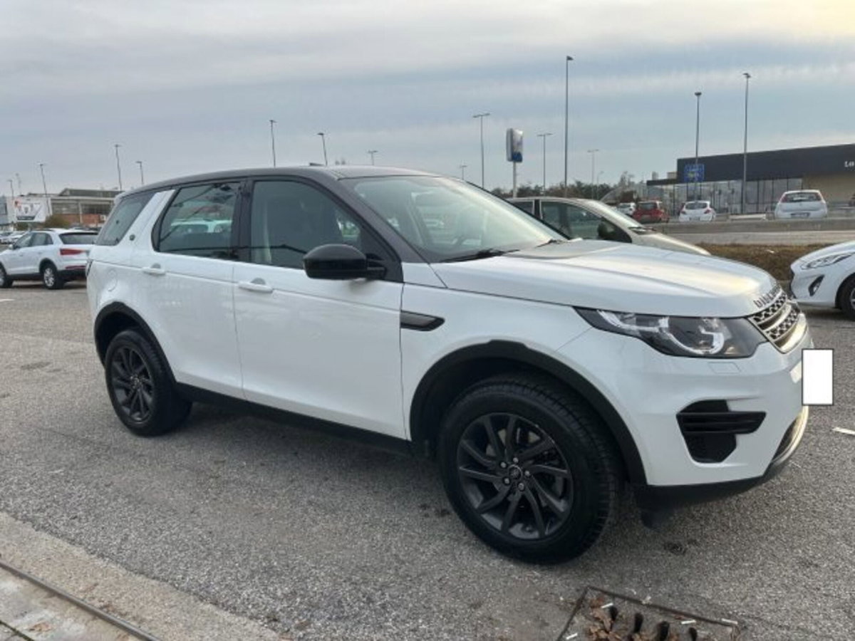 Land Rover Discovery Sport 2.0 TD4 150 CV Pure (5)