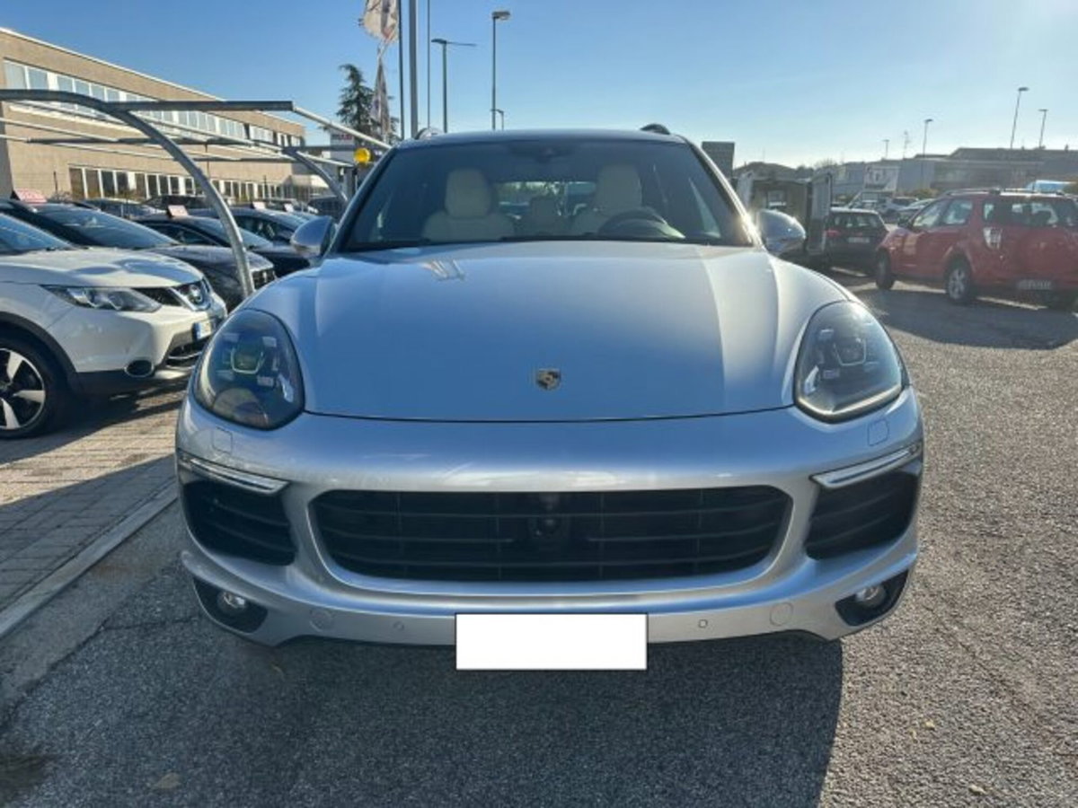 Porsche Cayenne 3.0 S E-Hybrid (2)
