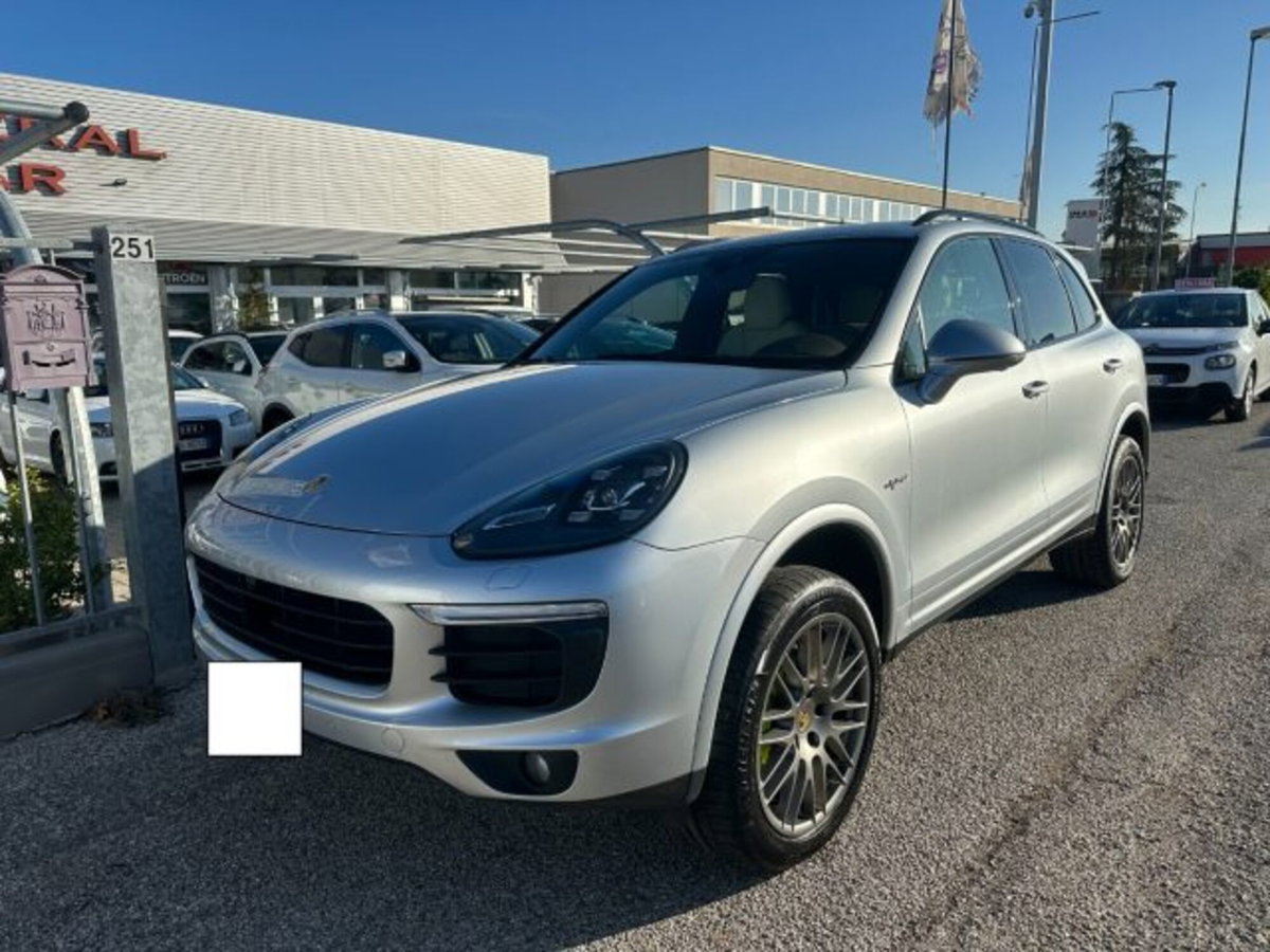 Porsche Cayenne 3.0 S E-Hybrid (3)