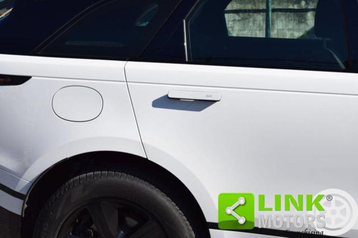Land Rover Range Rover Velar 2.0D I4 204 CV R-Dynamic SE (19)