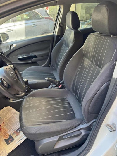 Opel Corsa 1.3 CDTI 75CV F.AP. 5 porte Edition (8)