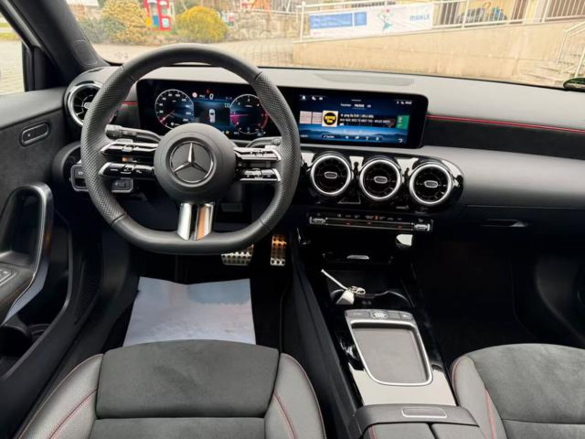 Mercedes-Benz Classe A Sedan 180 d AMG Line Premium Plus auto (10)