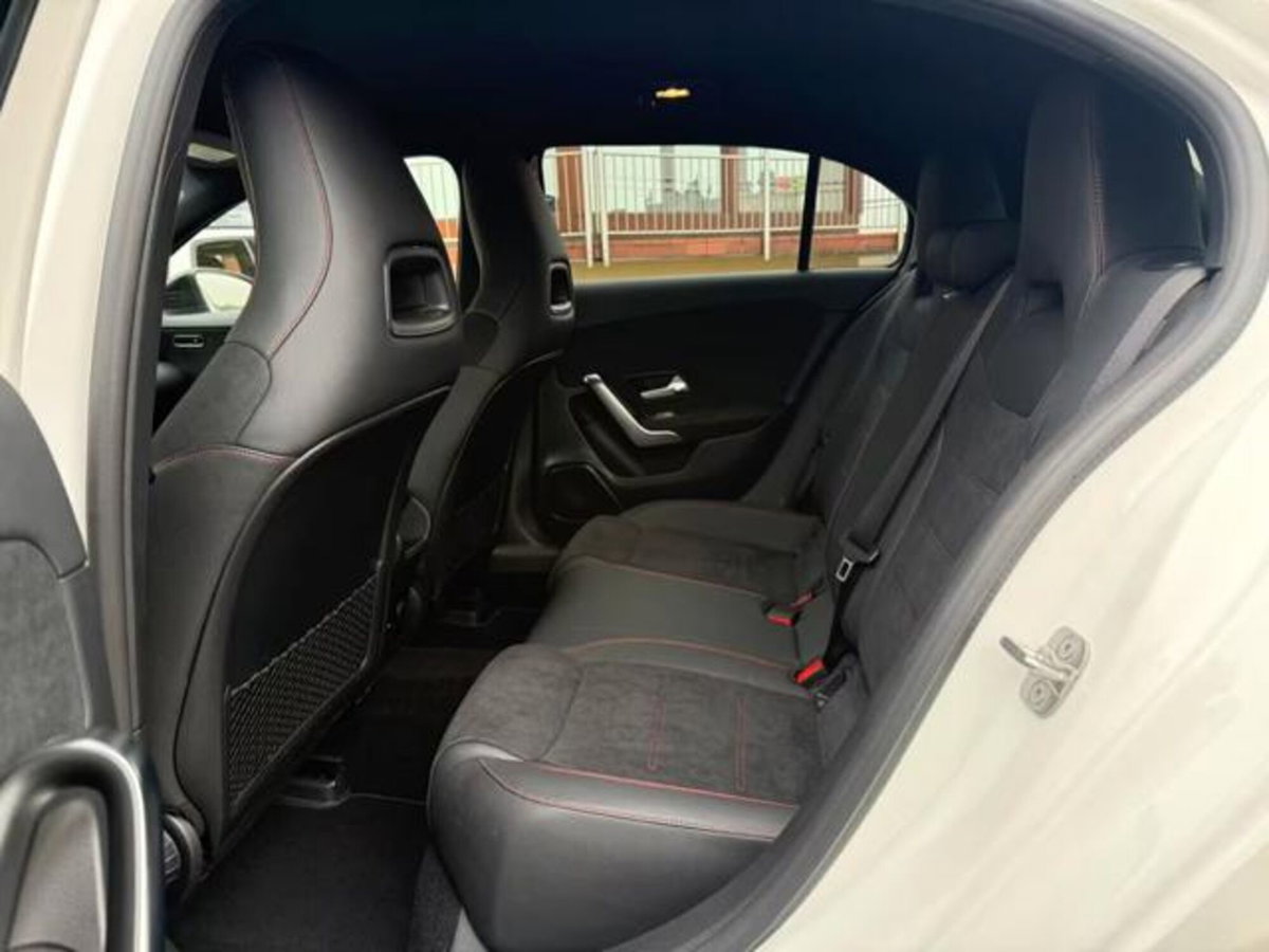 Mercedes-Benz Classe A Sedan 180 d AMG Line Premium Plus auto (16)