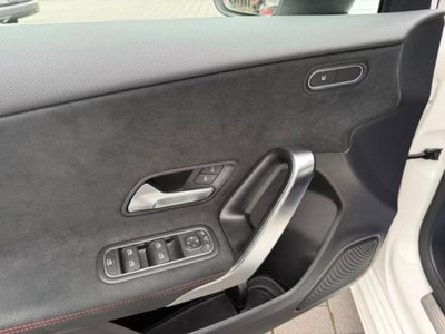 Mercedes-Benz Classe A Sedan 180 d AMG Line Premium Plus auto (18)