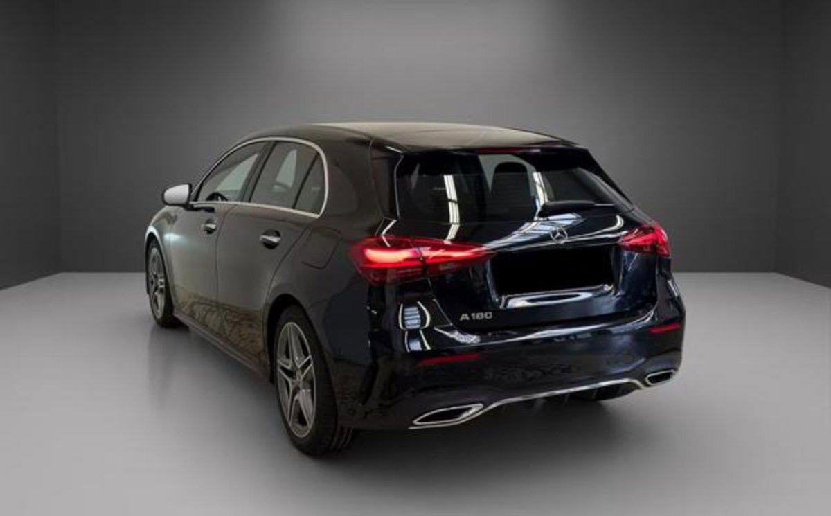 Mercedes-Benz Classe A Sedan 180 4p. Premium (14)