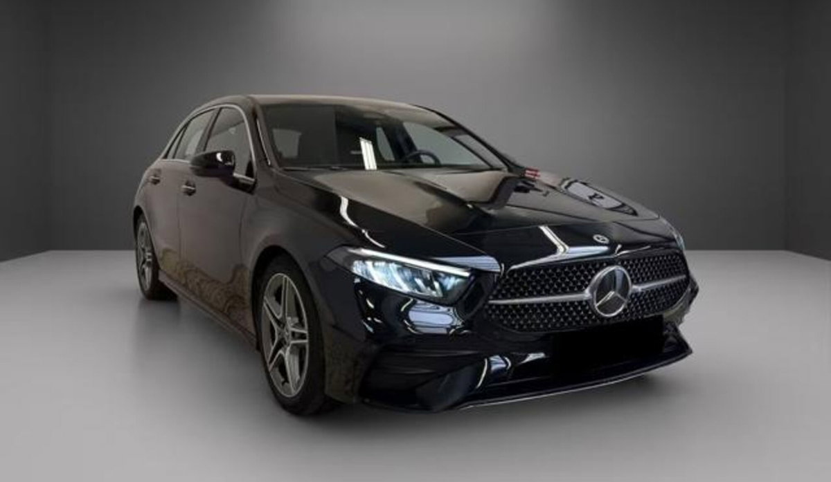 Mercedes-Benz Classe A Sedan 180 4p. Premium (3)