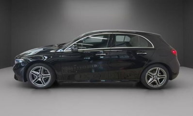 Mercedes-Benz Classe A Sedan 180 4p. Premium (5)