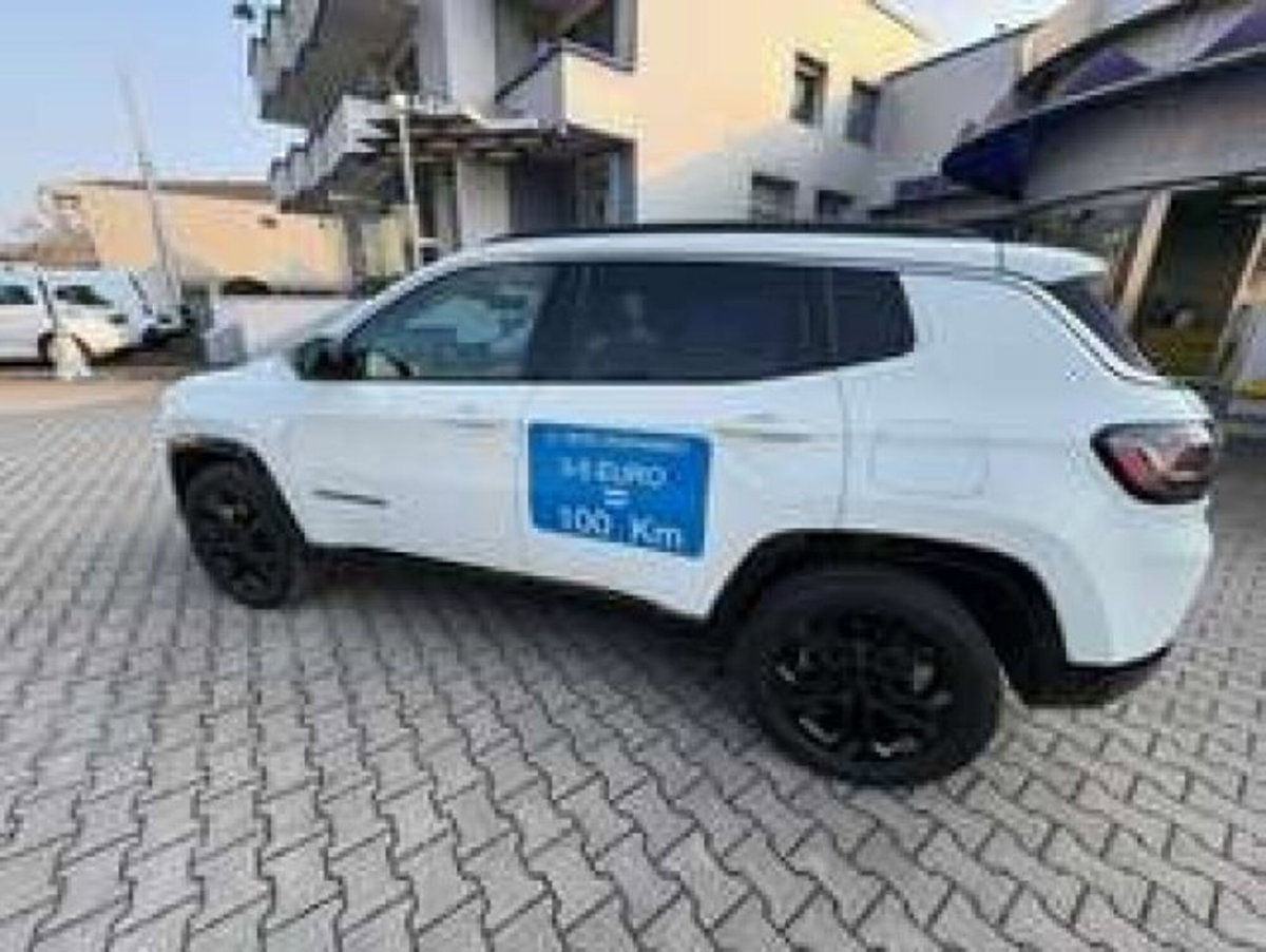 Jeep Compass 1.3 T4 190CV PHEV AT6 4xe Limited (5)