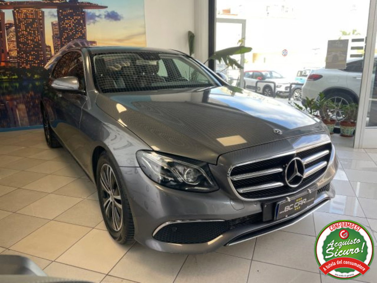 Mercedes-Benz Classe E 200 d Auto Premium (3)