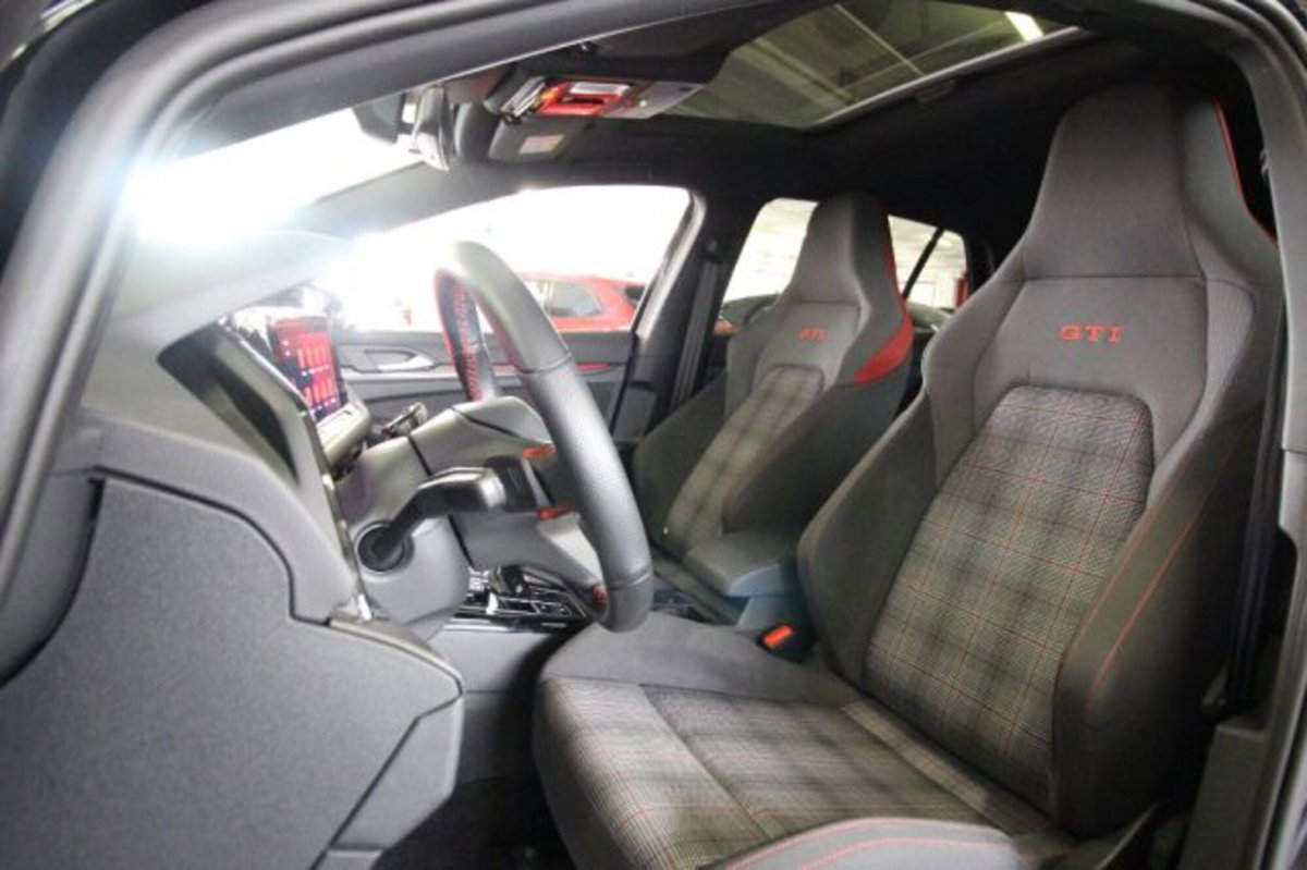 Volkswagen Golf 2.0 tsi GTI MT Ultimate 245cv (19)