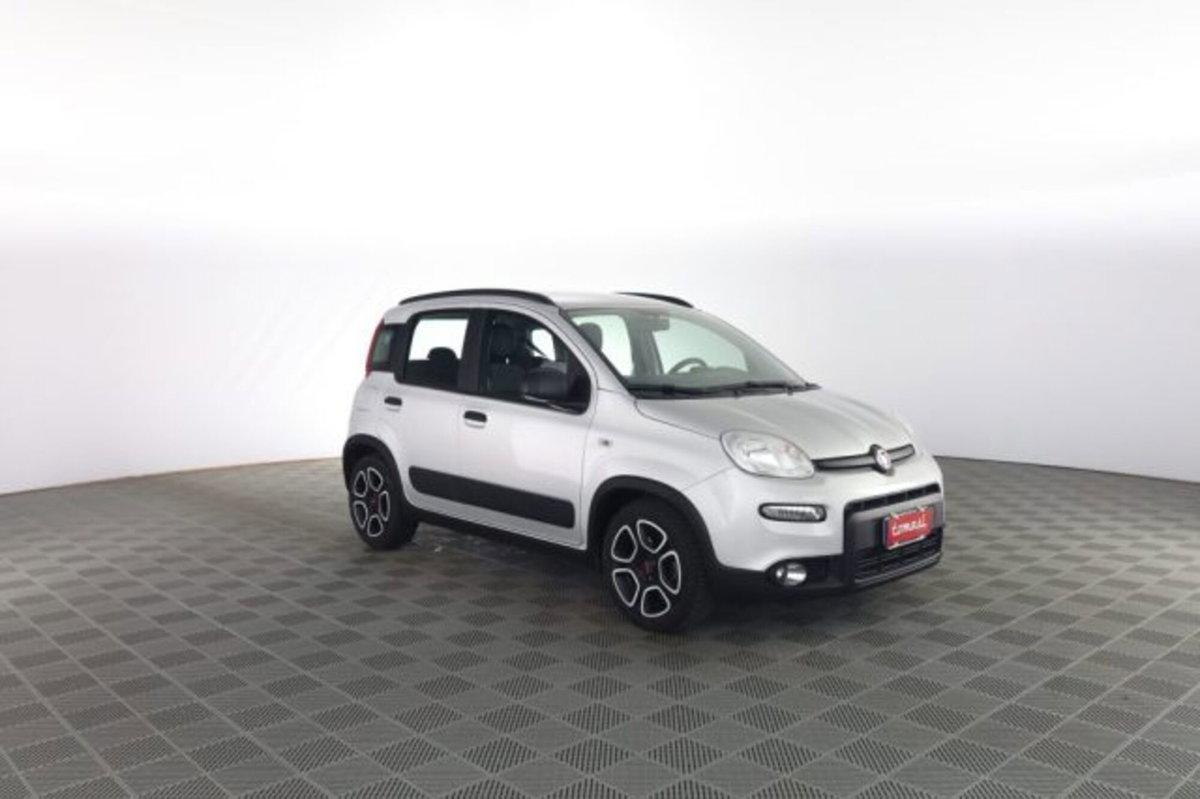 Fiat Panda 1.0 FireFly S&S Hybrid City Cross (2)