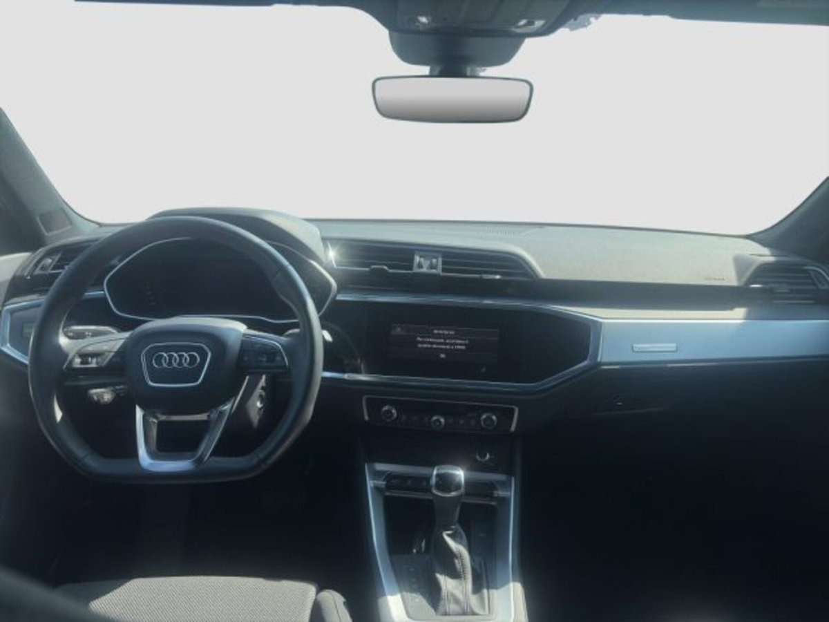 Audi Q3 Sportback 35 2.0 tdi Identity Black s-tronic (11)