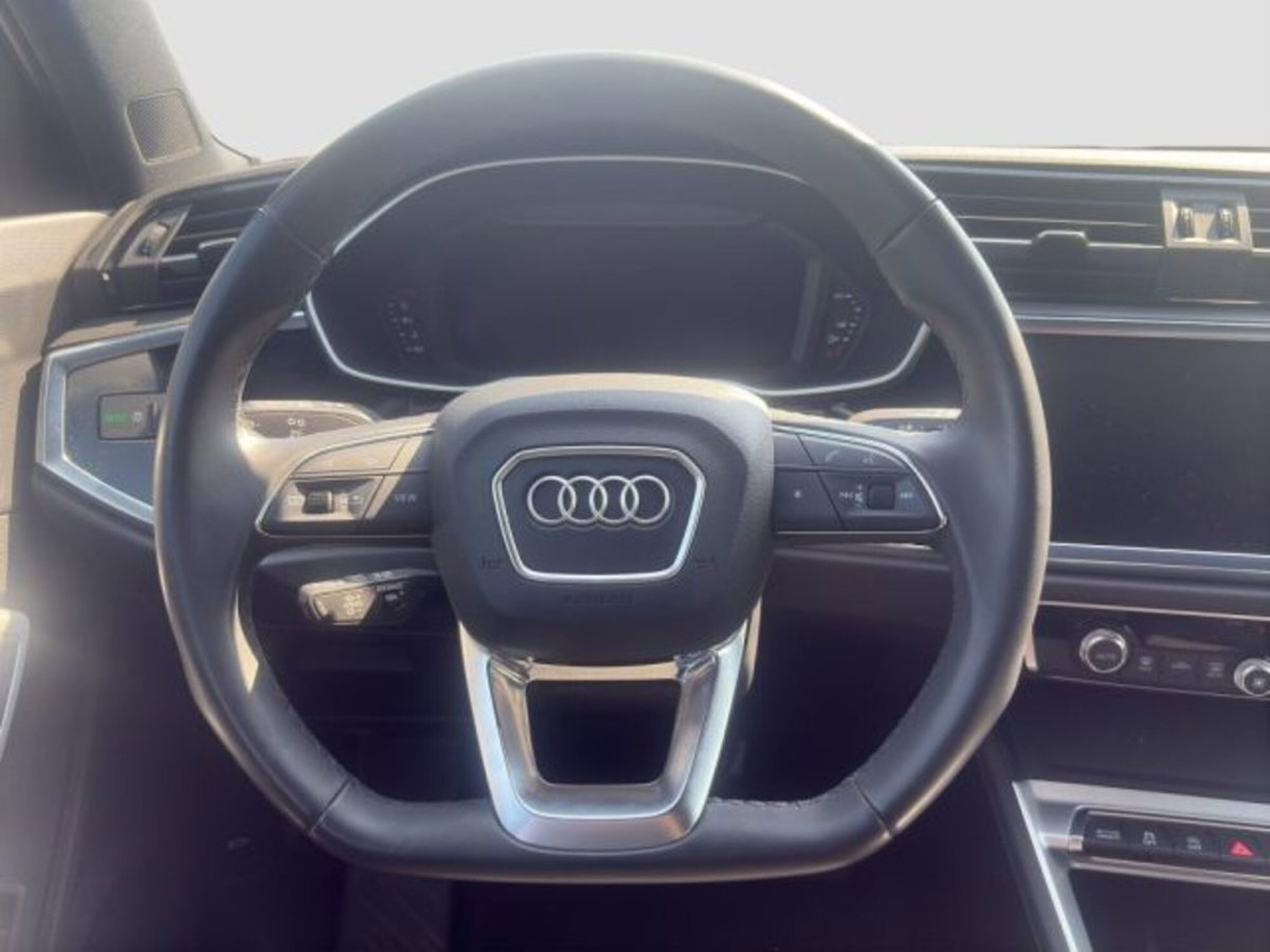 Audi Q3 Sportback 35 2.0 tdi Identity Black s-tronic (12)