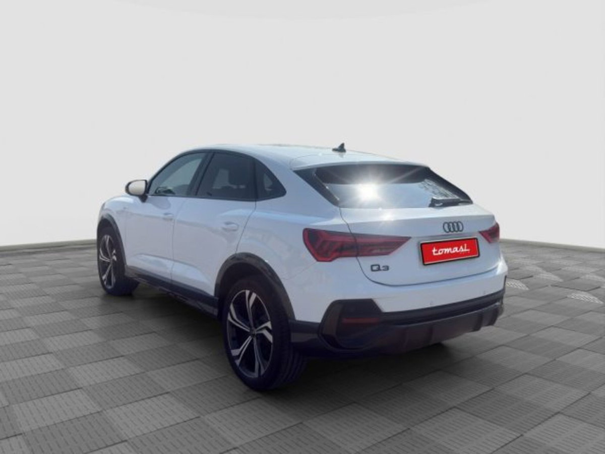 Audi Q3 Sportback 35 2.0 tdi Identity Black s-tronic (3)