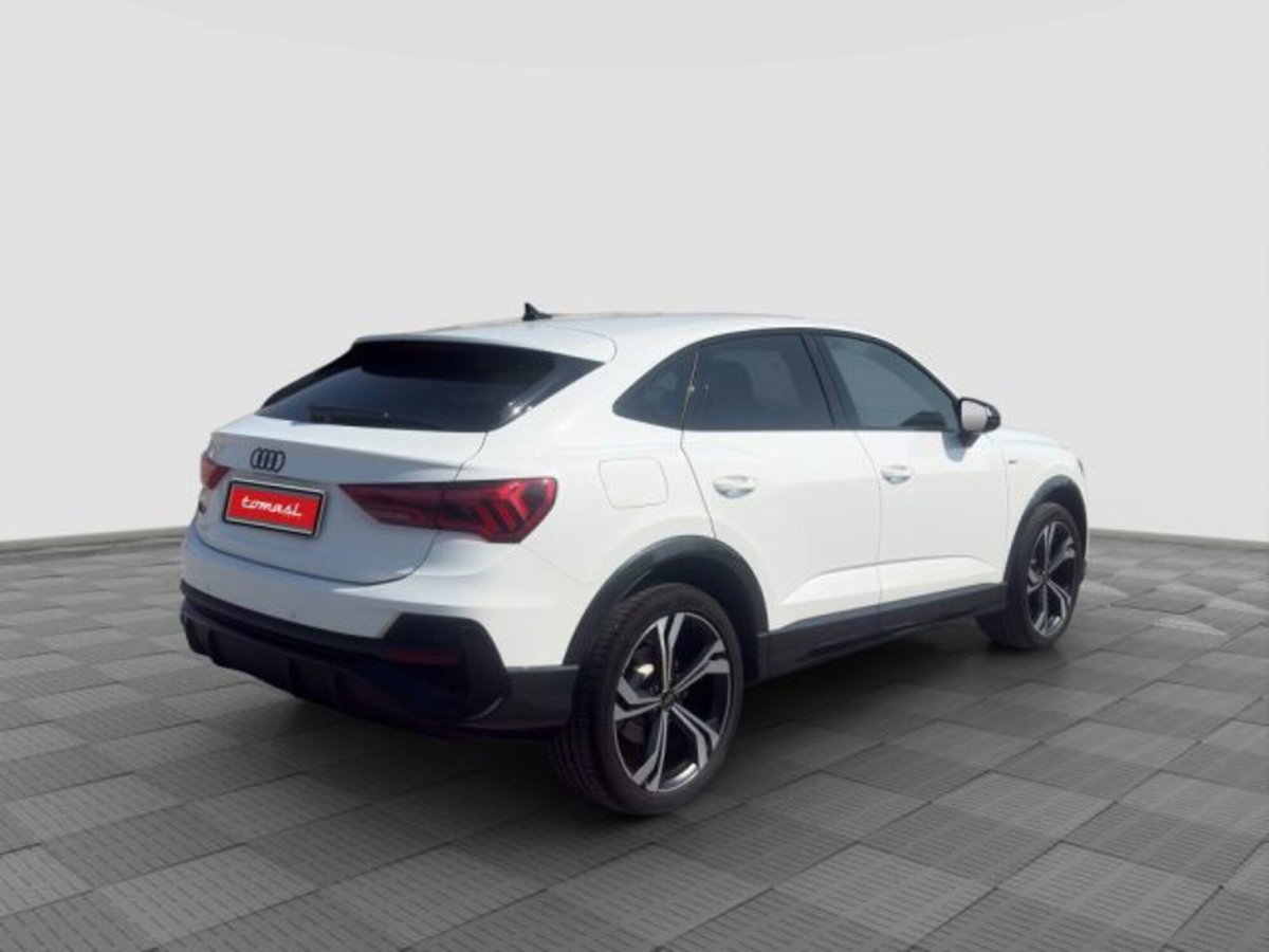 Audi Q3 Sportback 35 2.0 tdi Identity Black s-tronic (5)