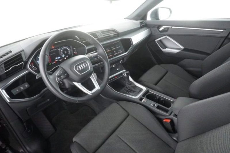 Audi Q3 Sportback 35 2.0 tdi Identity Black s-tronic