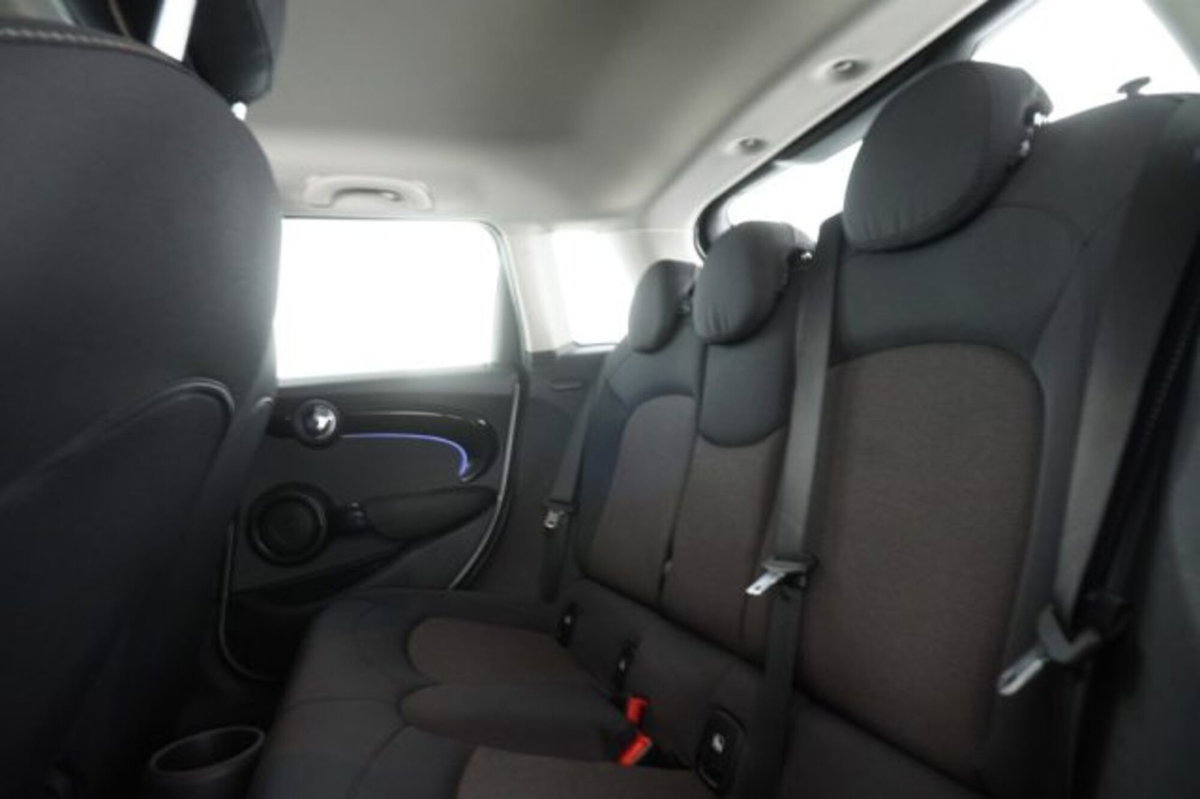 MINI Mini 1.5 Cooper Classic 5 porte (11)