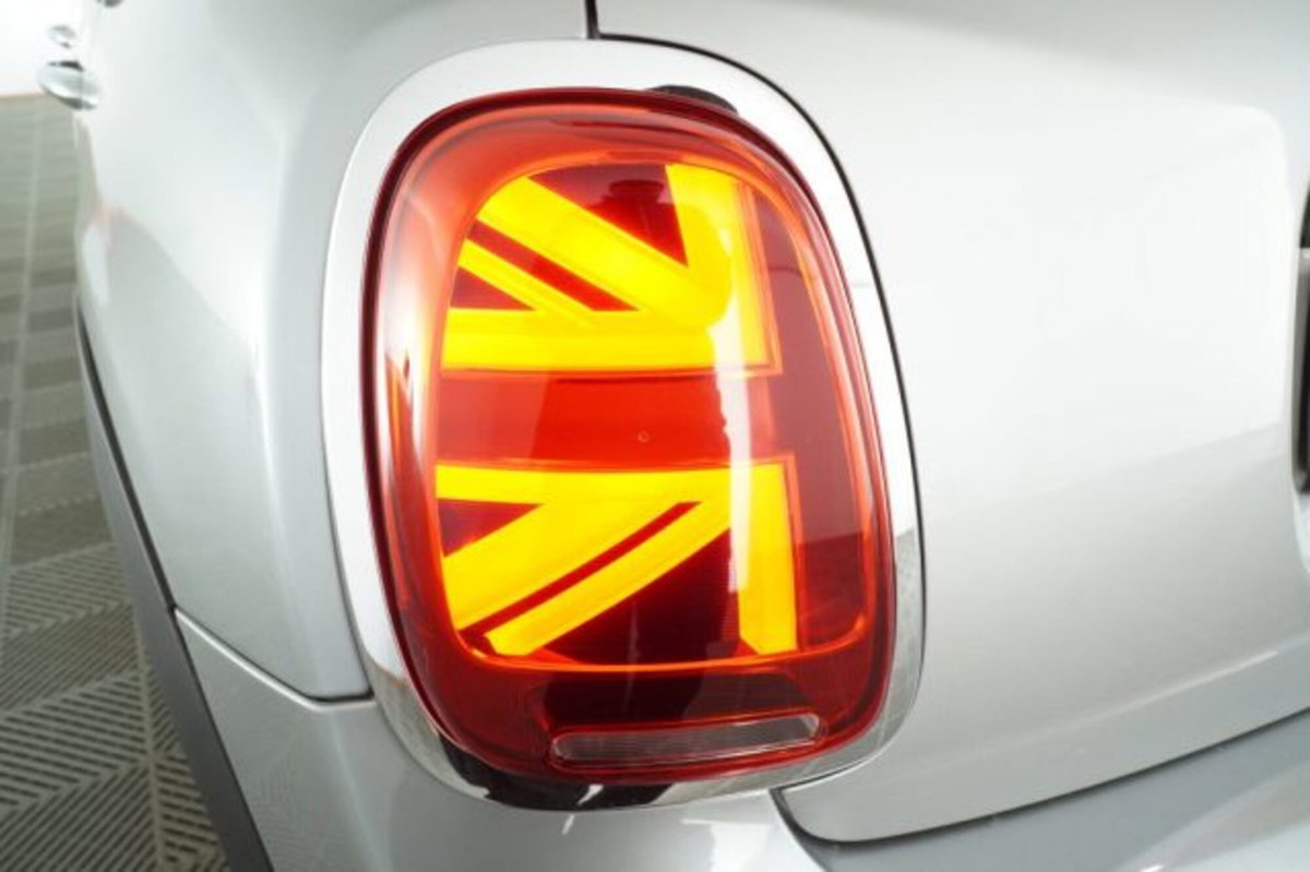 MINI Mini 1.5 Cooper Classic 5 porte (18)