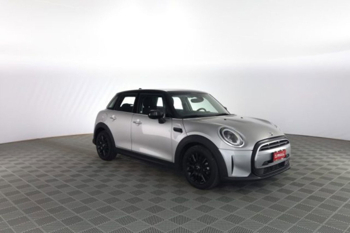 MINI Mini 1.5 Cooper Classic 5 porte (2)