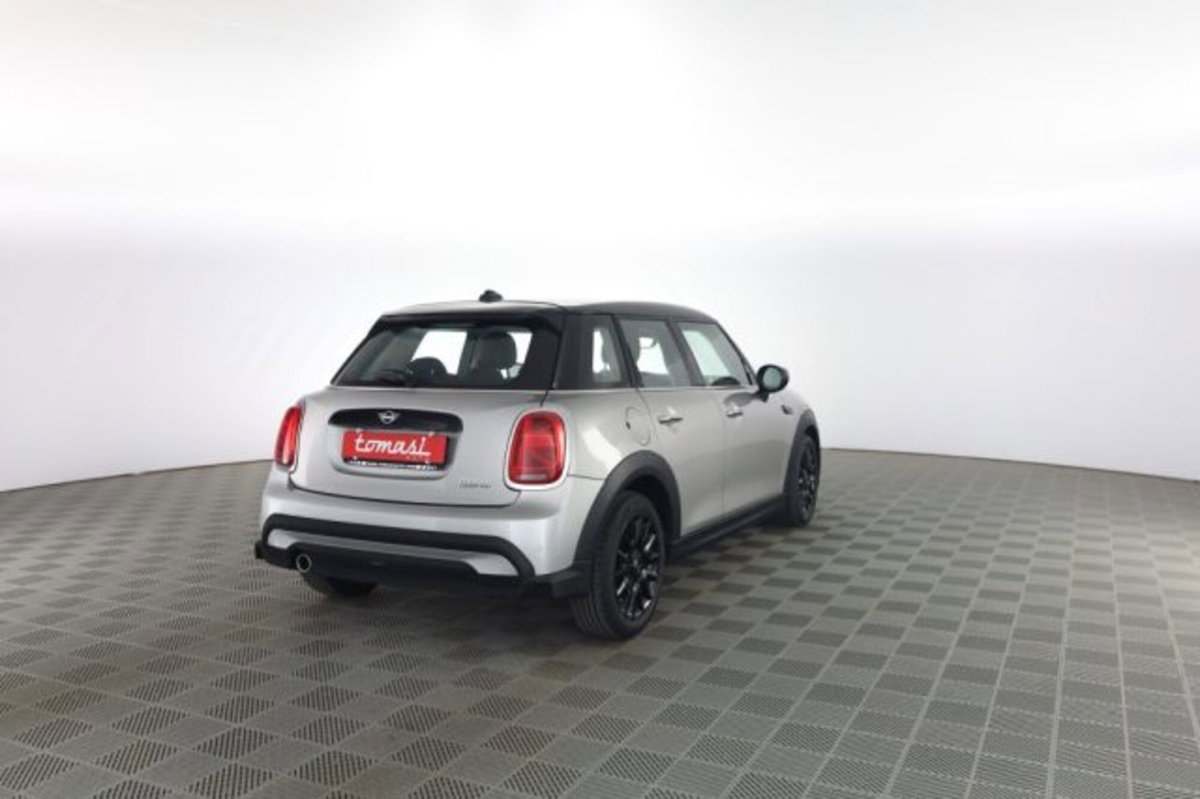 MINI Mini 1.5 Cooper Classic 5 porte (4)