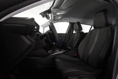 Peugeot 2008 PureTech 130 S&S Allure Pack (2)