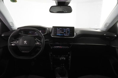 Peugeot 2008 PureTech 130 S&S Allure Pack (4)