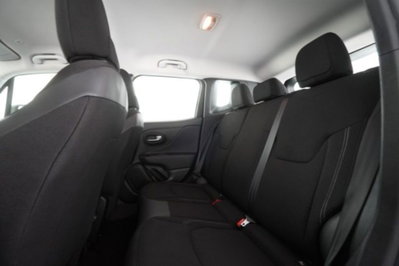 Jeep Renegade 1.3 T4 DDCT Limited (11)