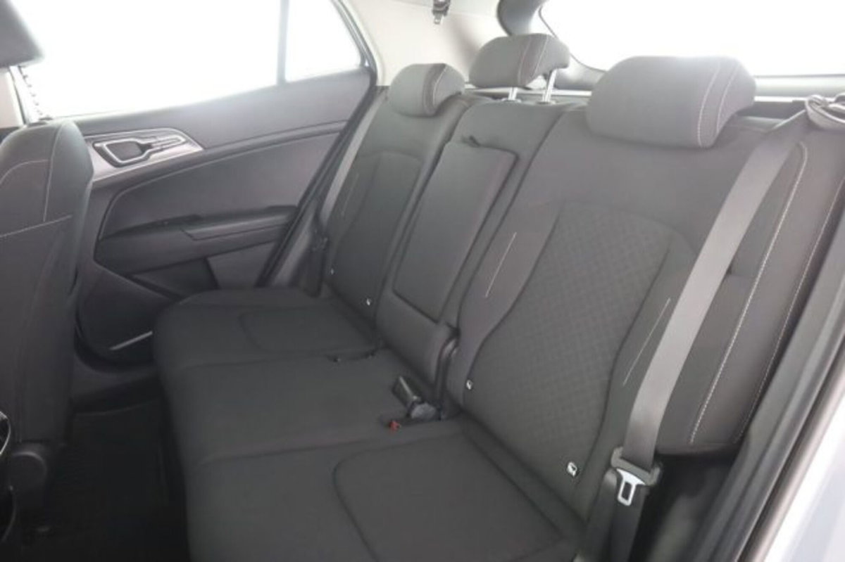 Kia Sportage 1.6 crdi mhev Business dct (3)