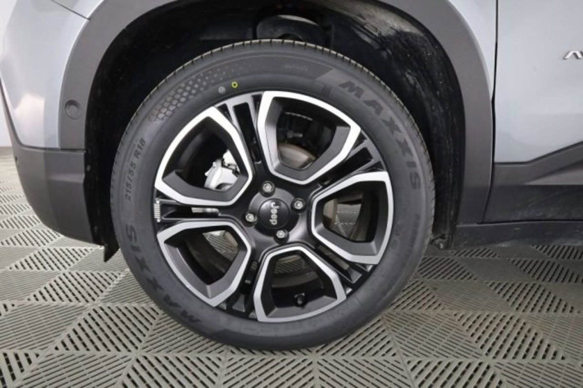 Jeep Avenger 1.2 turbo Summit fwd 100cv (8)