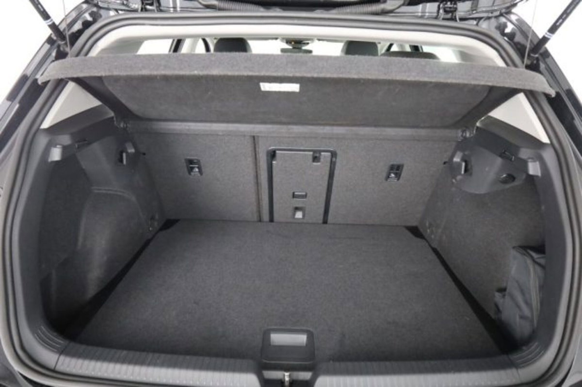 Volkswagen Golf Variant 1.0 eTSI EVO DSG Life (6)