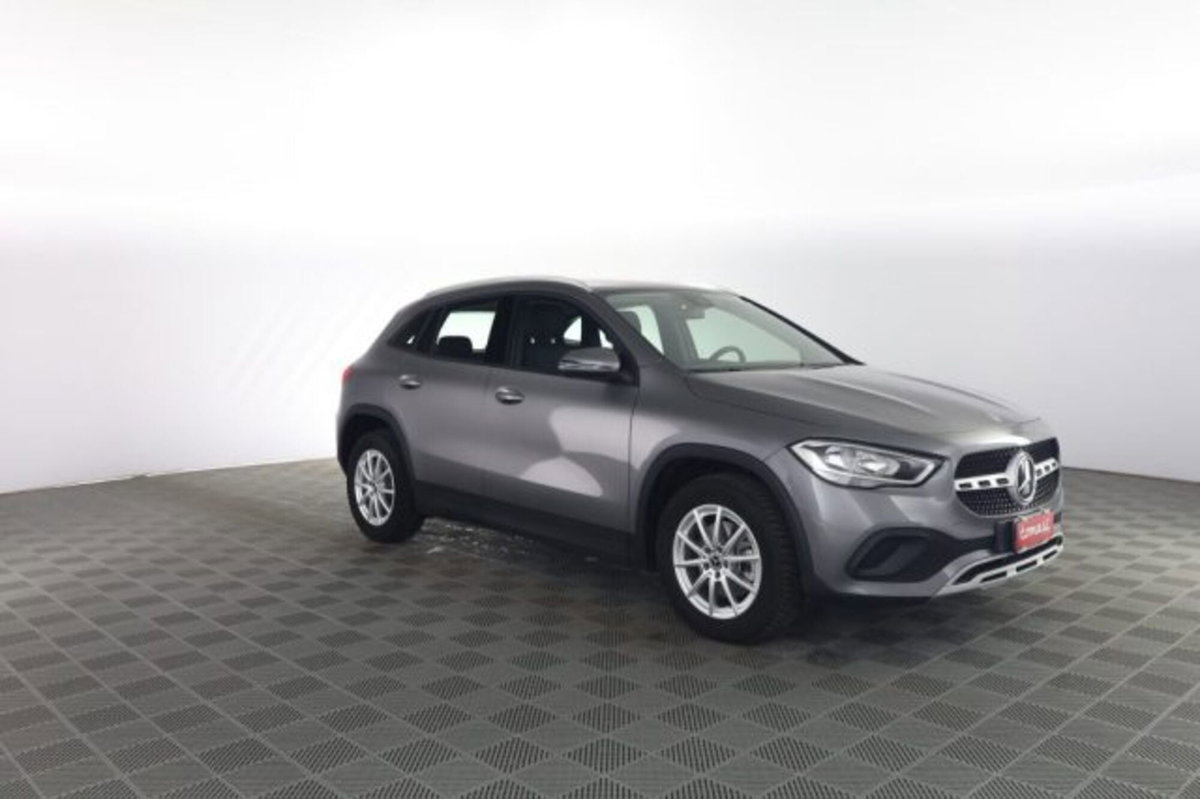 Mercedes-Benz CLA Shooting Brake 200 d Automatic Shooting Brake Business (2)
