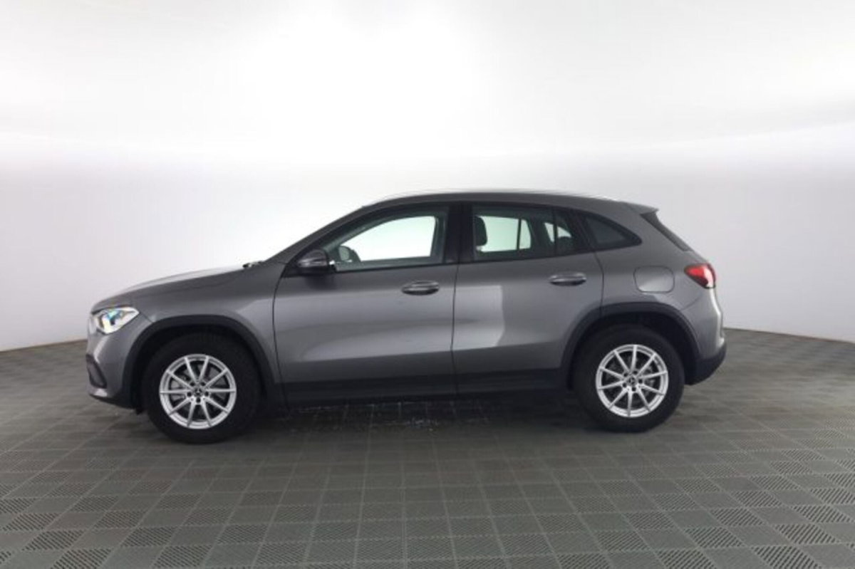 Mercedes-Benz CLA Shooting Brake 200 d Automatic Shooting Brake Business (7)