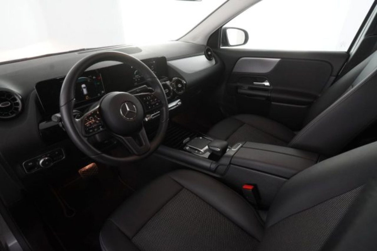 Mercedes-Benz CLA Shooting Brake 200 d Automatic Shooting Brake Business (9)