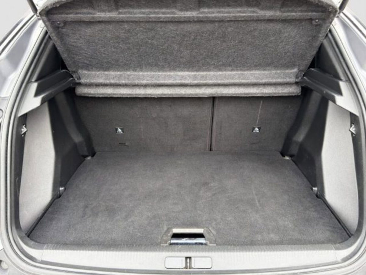 Peugeot 2008 PureTech 130 S&S EAT8 GT Pack (13)
