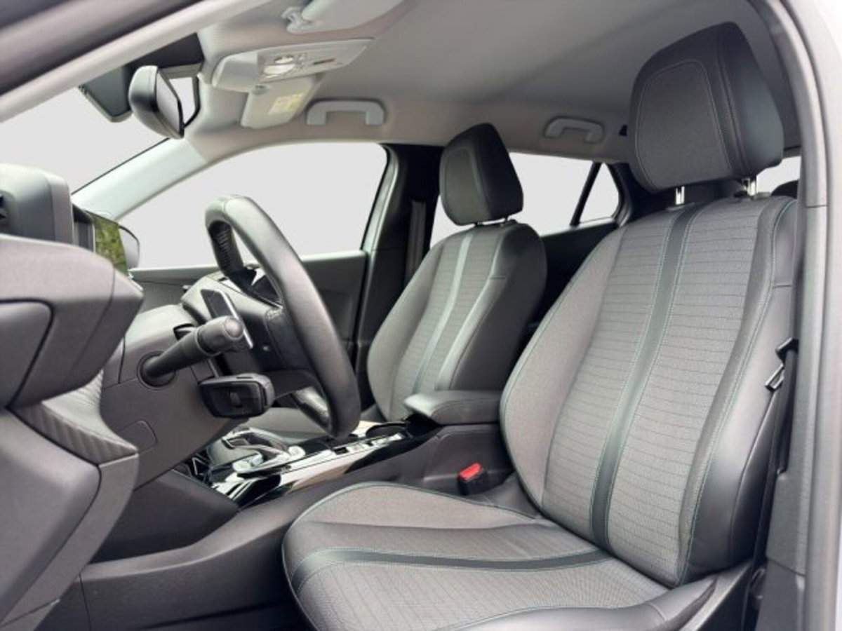 Peugeot 2008 PureTech 130 S&S EAT8 GT Pack (9)
