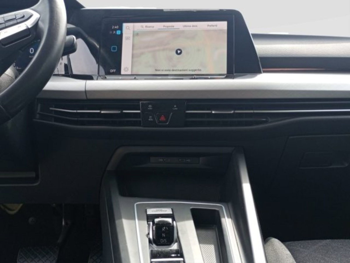 Volkswagen Golf Variant 2.0 TDI SCR DSG Life (13)