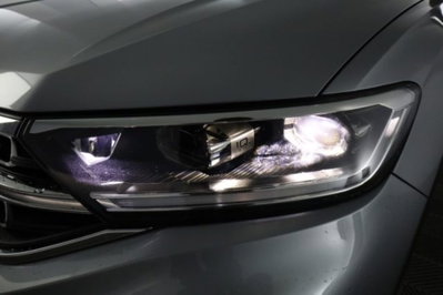 Volkswagen T-Roc 1.5 tsi R-Line dsg (9)
