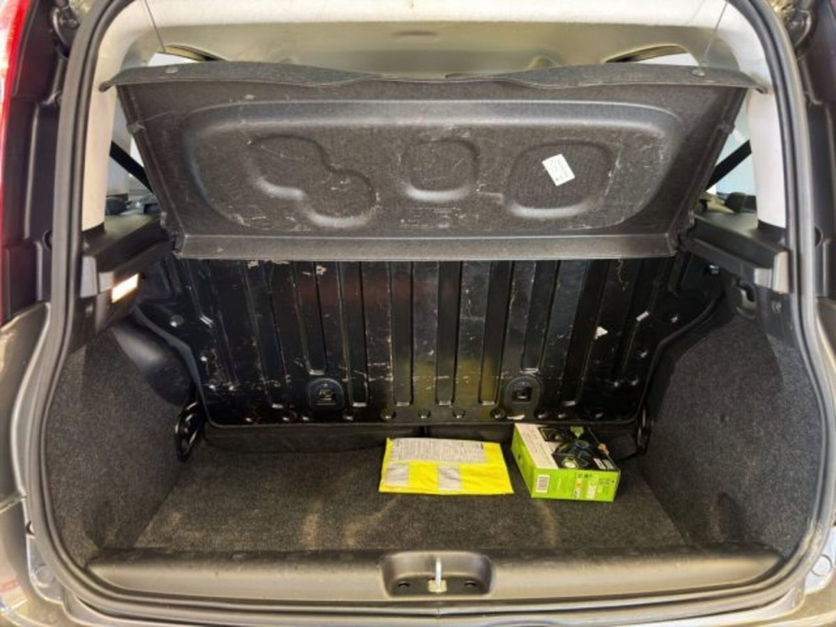 Fiat Panda 1.0 FireFly S&S Hybrid City Cross (13)
