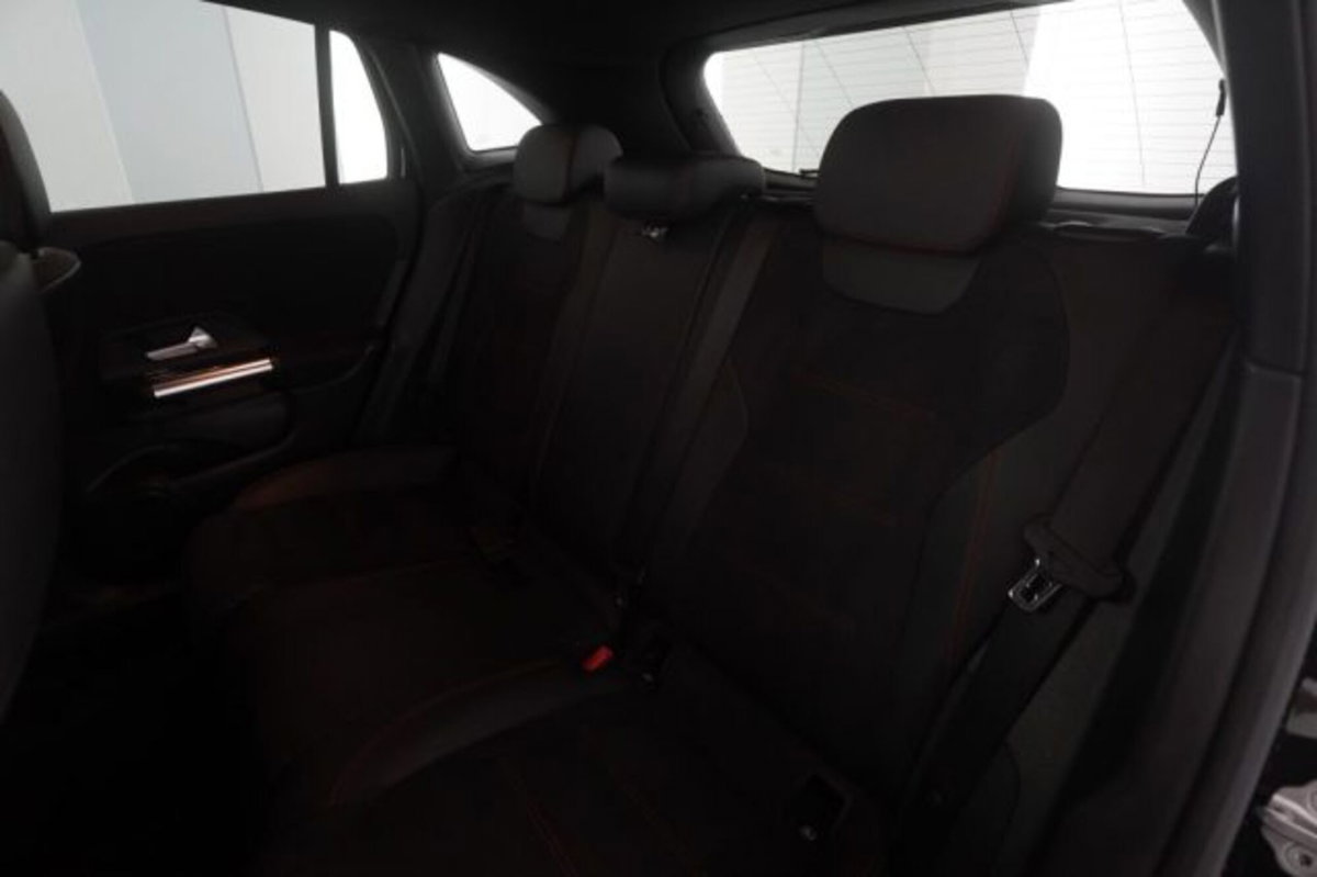 Mercedes-Benz CLA Shooting Brake 180 d Automatic Shooting Brake Premium (10)